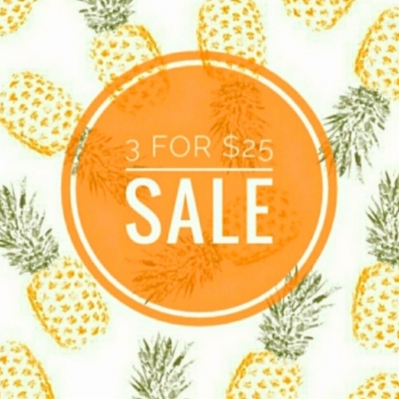 🆕️ Old Navy Disney Mickey Mouse Pajama Top - Picture 8 of 8